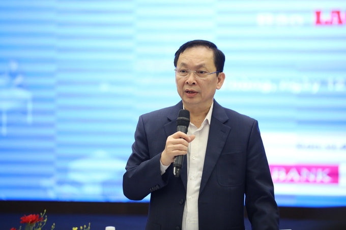 hoi-thao-29-172800_804.jpg Ông Đào Minh Tú - Phó Thống đốc Thường trực Ngân hàng Nhà nước Việt Nam tham dự và đồng chủ trì hội thảo. Ảnh: Đinh Mười.