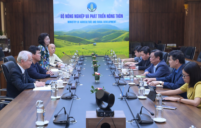 robot-diet-co-giam-oc-buou-vang-giam-khi-metan-nhung-khong-giam-nang-suat-lua-144800_803.jpg