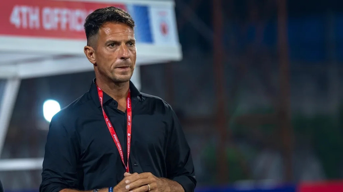 HLV Marco Pezzaiuoli theo đuổi triết lý hiện đại, lối bóng đá tấn công của người Đức. 