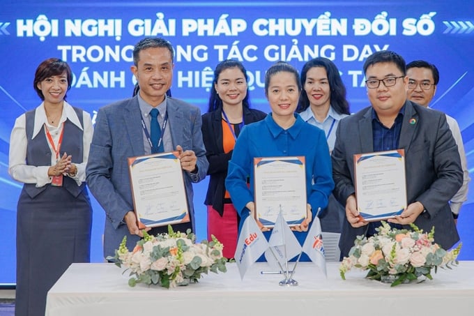 162-142716_26.jpg Lễ ký kết hợp tác giữa Công ty MegaEdu, iSMART Education và AI Education tại TP HCM đã diễn ra thành công tốt đẹp. Ảnh: iSmart.