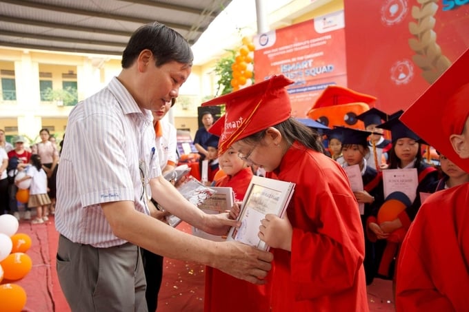 173-085023_297.jpg Vòng Chung kết của Biệt Đội Khoa Học iSMART, nhiều suất học bổng chương trình iSMART năm học 2024 - 2025, học bổng Hệ tài năng của Ivy Global School đã được trao cho những học sinh xuất sắc của giải đấu. Ảnh: iSmart.
