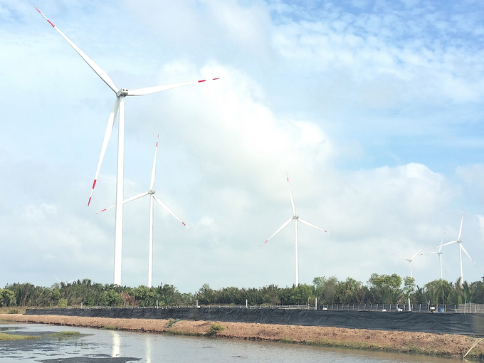 3b48050773b0dcee85a1-102543_369.jpg Tỉnh Bến Tre đang tập trung giải quyết những vướng mắc các dự án điện gió. Ảnh: Kiều Nhi.