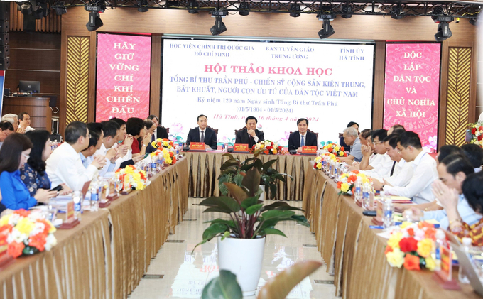 hoi-thao2-190451_243.jpg Toàn cảnh Hội thảo khoa học: 'Tổng Bí thư Trần Phú - Chiến sĩ cộng sản kiên trung, bất khuất, người con ưu tú của dân tộc Việt Nam'.