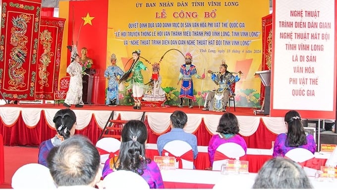 hat-boi-143546_102-143546.jpg Vĩnh Long vinh dự được Chủ tịch nước phong tặng 43 nghệ nhân ưu tú, trong đó có 8 nghệ nhân ưu tú thuộc loại hình hát bội. Ảnh: Bá Dũng.
