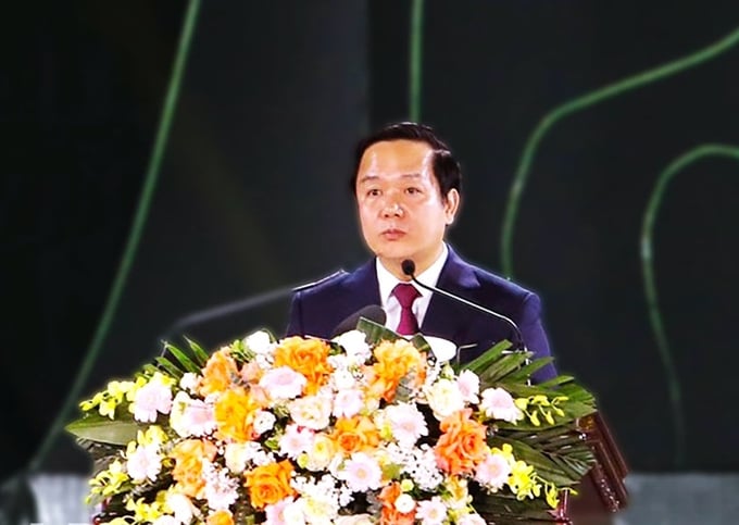 Theo ông Phạm Quang Ngọc, Chủ tịch UBND tỉnh Ninh Bình, tự hào về mảnh đất sinh ra người anh hùng dân tộc Đinh Tiên Hoàng Đế, với ý chí và khát vọng vươn lên, những năm qua, Đảng bộ, chính quyền và nhân dân tỉnh Ninh Bình đã đạt được những thành tựu quan trọng, toàn diện trên tất cả các lĩnh vực.