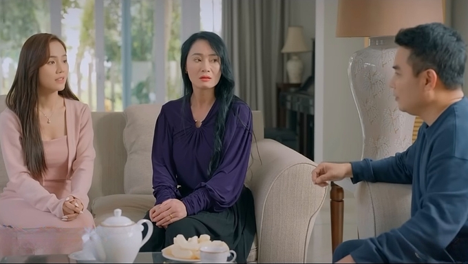 Giang mừng rỡ khi bố giao cho công việc quan trọng. Ảnh CMH