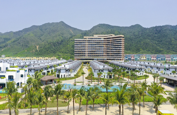 2204981_ceo112_09492121-123932_5.jpg Khu nghỉ dưỡng Wyndham Garden Sonasea Van Don tựa sơn, hướng Vịnh Bái Tử Long.