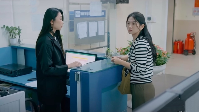 Duyên lo lắng khi không biết bà đang ở đâu. Ảnh CMH
