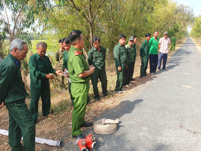 Diễn tập giúp nâng cao kỹ năng sử dụng các trang thiết bị phục vụ cho công tác phòng cháy, chữa cháy rừng và năng lực thực hành của các lực lượng tham gia chữa cháy rừng. Ảnh: Lê Hoàng Vũ.