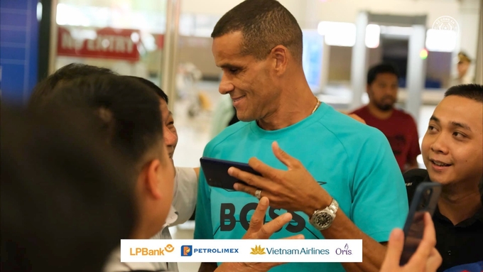 440856466_438994629081250_8725068202615341961_n-122741_480.jpg Huyền thoại Rivaldo-chủ nhân Quả bóng vàng thế giới 1999.