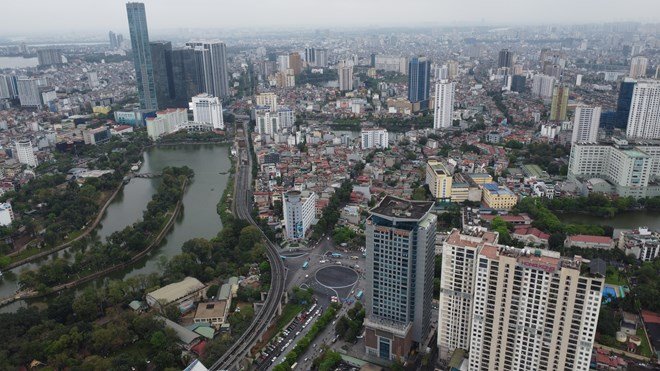 4-du-an-104030_39.jpg Dự án Vành đai 1 đoạn Hoàng Cầu - Voi Phục (giai đoạn 1) dài hơn 2,2km, mặt cắt ngang 50m và hợp phần 2 cầu vượt tại nút giao Láng Hạ - Nguyễn Chí Thanh. Ảnh: Chánh Trung.