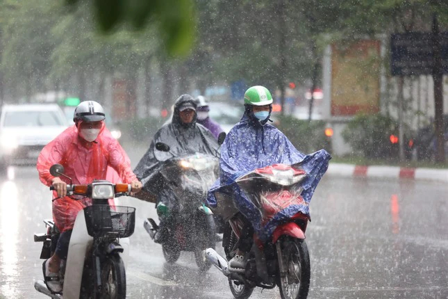 Khoảng ngày 1/5, xuất hiện đợt không khí lạnh 'giải nhiệt' khu vực Bắc và Trung bộ.