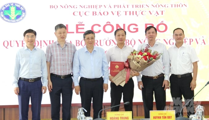 img_7763-100409_504-100410.jpg Thời gian bổ nhiệm ông Nguyễn Quang Hiếu giữ chức Phó Cục trưởng Cục BVTV là 5 năm, kể từ ngày 26/4/2024. Ảnh: Trung Quân.