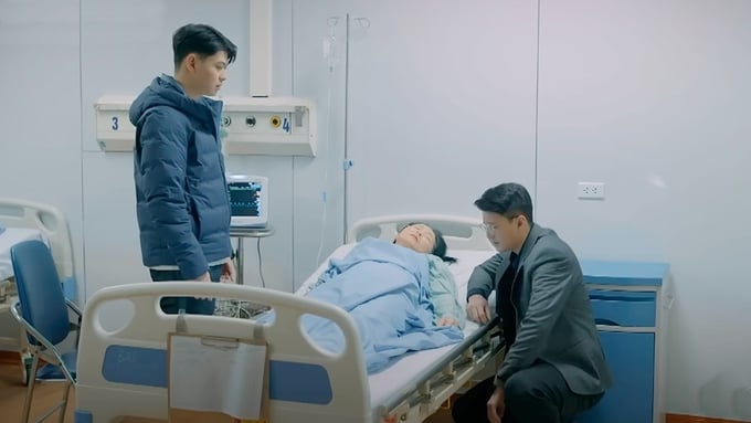 truc-tiep-lo-hen-voi-ngay-xanh-tap-33-tren-vtv1-hom-nay-3-5-152918_806.jpg Hiệp vào thăm cô Trâm. Ảnh CMH