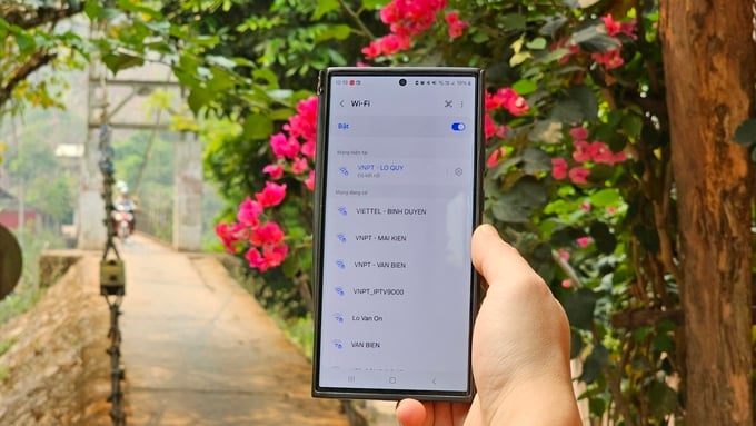 ban-na-su-110704_413.jpg Mạng wifi 'căng đét' tại bản văn hóa 4.0 Nà Sự. Đây là bản du lịch cộng đồng số hóa toàn diện đầu tiên ở Điện Biên. Ảnh: Bảo Thắng.