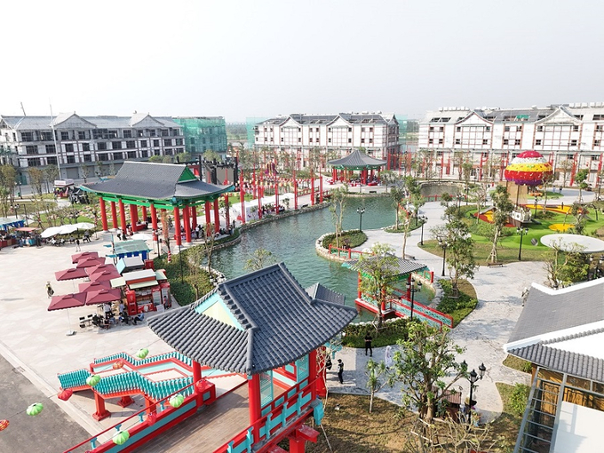 a3-133855_809.jpg Công viên K-Park với kiến trúc độc đáo, mang đậm nét văn hóa đặc sắc của xứ sở kim chi vừa khai trương kỹ thuật vào cuối tháng 4 vừa qua và đang dần thành hình.