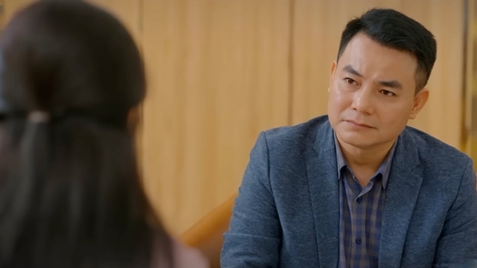 truc-tiep-lo-hen-voi-ngay-xanh-tap-36-tren-vtv1-hom-nay-9-5-141650_230.jpg Ông Thắng băn khoăn khi Duyên luôn hỏi về cuốn tạp chí nào đó. Ảnh CMH