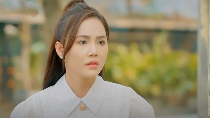 truc-tiep-lo-hen-voi-ngay-xanh-tap-36-tren-vtv1-hom-nay-9-5-141651_634.jpg Giang bám theo mẹ vì nhìn bà Lê có biểu hiện lạ. Ảnh CMH