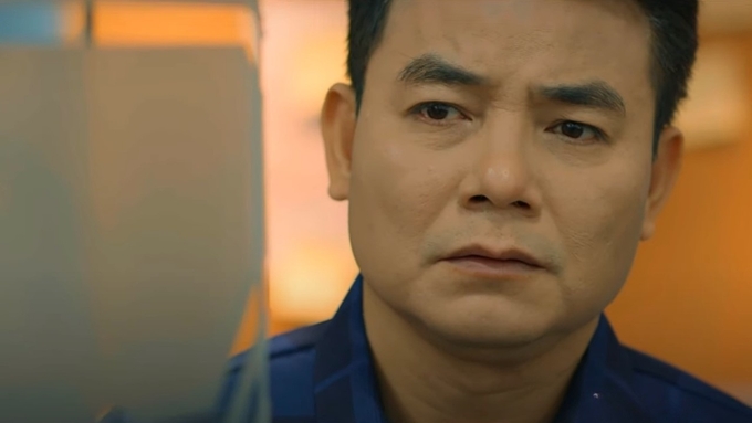 truc-tiep-lo-hen-voi-ngay-xanh-tap-37-tren-vtv1-hom-nay-10-5-152735_12.jpg Ông Thắng lén nhìn Duyên. Ảnh CMH
