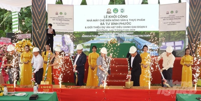 Lễ khởi công nhà máy chế biến nông sản và thực phẩm Bà Tư Bình Phước. Ảnh: Trần Trung.