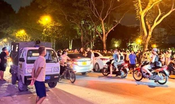 z5429496968525_63be6d382905a6cfc8ec6178453eb1ff-090527_943.jpg Hiện trường nơi xảy ra vụ việc. Ảnh: Chu Dũng.
