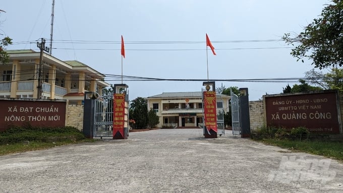 chuyen-ghi-ben-pha-tam-giang-bai-3-nhung-lang-chai-vang-thanh-nien-233222_466-233222.jpg Xã Quảng Công, huyện Quảng Điền đã đạt chuẩn nông thôn mới từ năm 2017 nhưng lao động trẻ vẫn không mặn mà ở lại quê hương. Ảnh: Công Điền.