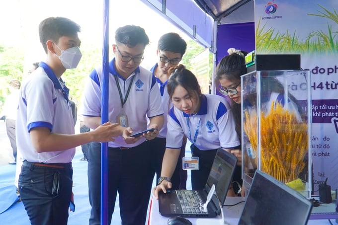 UNIIC IDEATHON 2024 is a playground to exchange and share experiences of startup models among students of 12 schools in UNIIC. Photo: Kim Anh.