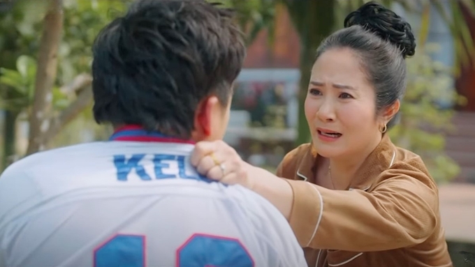 truc-tiep-nhung-neo-duong-gan-xa-tap-1-tren-vtv1-hom-nay-22-5-155203_933.jpg Mẹ của Bảo phát cáu khi con trai lấy trộm xe. Ảnh CMH