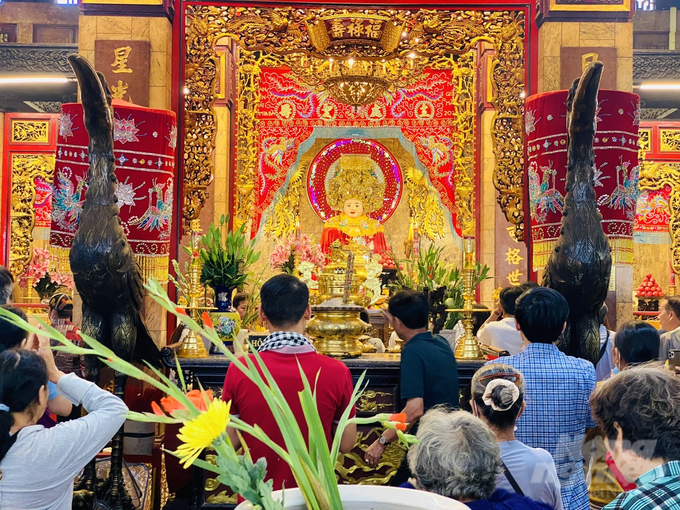 Lễ hội Vía Bà Chúa Xứ núi Sam diễn ra từ ngày 22/5-3/6 (15 đến 27/4 âm lịch). Ảnh: Lê Hoàng Vũ.