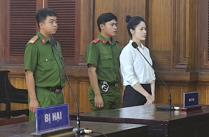 Bị cáo Phùng Thị Nghệ bị tuyên án Chung thân về tội 'lừa đảo chiếm đoạt tài sản'. Ảnh: HT.