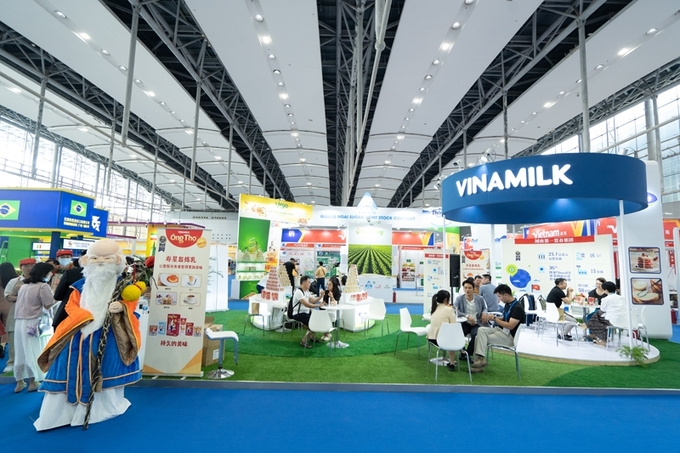 1-181537_34.jpeg Vinamilk liên tiếp xuất hiện tại nhiều hội chợ quốc tế lớn ở các thị trường chủ lực như Dubal, Trung Quốc.