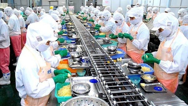 In the group of exported goods in the past 5 months, the processing industry is estimated to reach USD 137.39 billion, accounting for 87.7%.