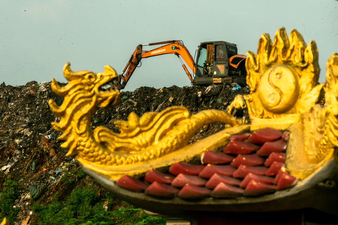 36-123631_683.jpg Việc làm giàu từ ô nhiễm khiến cho chính những người này phải 'trả giá' khi sinh sống ngay trên chính mảnh đất ô nhiễm đó… Ảnh: Vượng Lê.