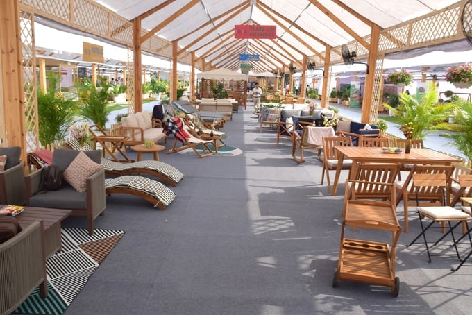Từ năm 2027, những sản phẩm đồ gỗ nhập vào 2 thị trường tiêu thụ lớn là EU và Hoa Kỳ phải đáp ứng các tiêu chuẩn giảm phát thải nhà kính. Ảnh: V.Đ.T.