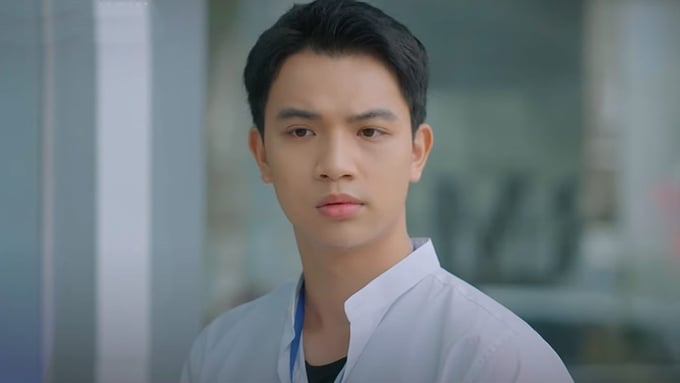 truc-tiep-nhung-neo-duong-gan-xa-tap-7-tren-vtv1-hom-nay-30-5-162516_487.jpg Dũng phiền lòng vị bị mọi người trong công ty dị nghị. Ảnh CMH