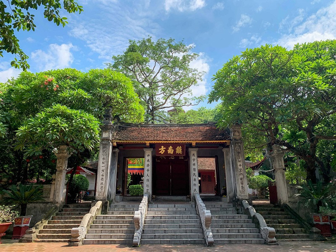 Đình làng Kim Liên, nơi các nghệ nhân làng cắt tóc Kim Liên tổ chức giỗ tổ nghề vào các dịp đầu năm. Ảnh: Kinh tế Đô thị.