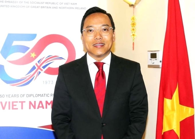 thu-tuong-bo-nhiem-ong-nguyen-hoang-long-lam-thu-truong-bo-cong-thuong-221453_282.jpg Ông Nguyễn Hoàng Long được bổ nhiệm giữ chức Thứ trưởng Bộ Công thương từ ngày 10/6/2024. Thời hạn bổ nhiệm 5 năm.