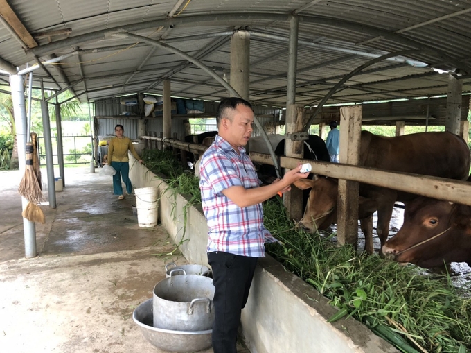 z5505323856209_8a53e8bcdcdbe6281287bc23b6995fe9-111518_784.jpg Việc tiêm phòng của người dân chưa được chú trọng. Ảnh: Tuấn Anh.