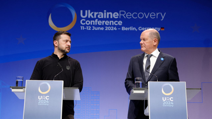 20240615_eup504-093354_388.jpg Tổng thống Ukraine Volodymyr Zelensky và Thủ tướng Đức Olaf Scholz tại Hội nghị Tái thiết Ukraine do Đức tổ chức tại Berlin hôm 11/6. Ảnh: AFP.