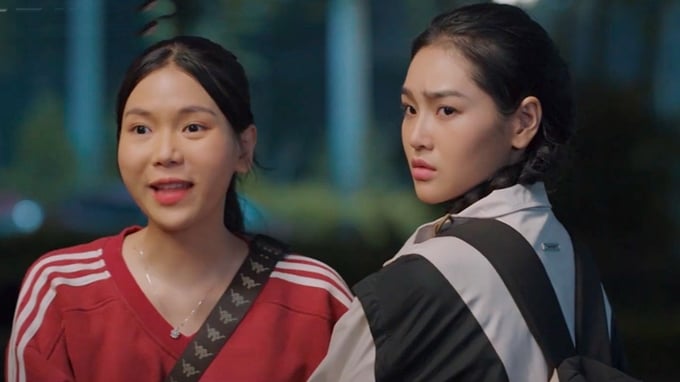 truc-tiep-nhung-neo-duong-gan-xa-tap-14-tren-vtv1-hom-nay-12-6-185447_738.jpg Đông tỏ ra khó chịu mỗi khi nhìn thấy Vinh. Ảnh CMH