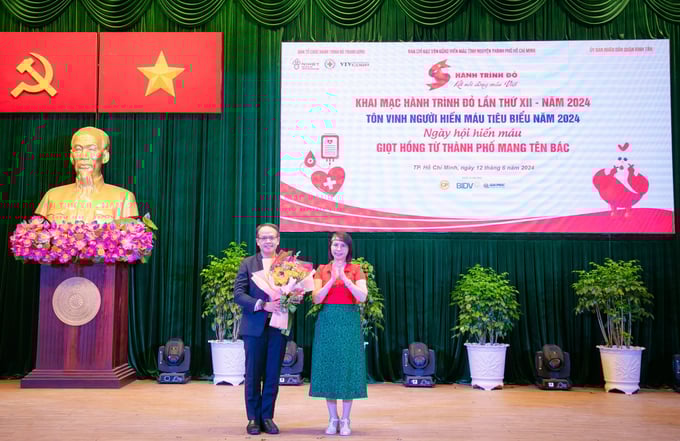 cp-3-105608_248.jpg Ông Chinoros Benjachavakul là một trong những gương hiến máu tiêu biểu tại CPV