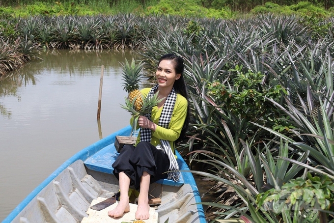 anh-1-154615_329-154616.jpg Xây dựng du lịch nông thôn góp phần tăng cơ hội tiêu thụ các sản phẩm nông nghiệp địa phương như trái cây, rau củ, sản phẩm chế biến, đặc sản và đồ thủ công. Từ đó, tạo ra giá trị gia tăng và thúc đẩy phát triển kinh tế trong khu vực. Ảnh: NT.