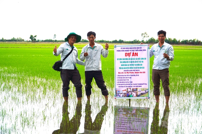 Giai đoạn đầu chuyển sang sản xuất lúa hữu cơ nông dân gặp rất nhiều khó khăn, tuy nhiên qua thời gian, hình thức canh tác này mang lại những hiệu quả rất tích cực, lâu bền. Ảnh. KT.