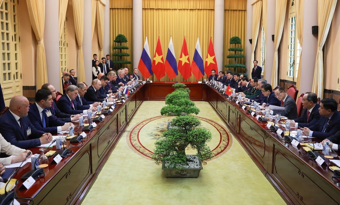 putin-to-lam-3-140906_148.jpg