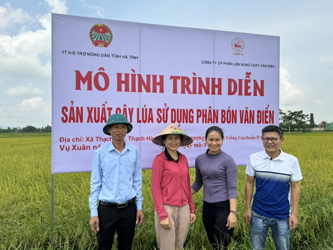 z5560170159695_6cdc7610144b9800fd6b462480345d38-155830_798.jpg Mô hình trình diễn sản suất câu lúa sử dụng phân bón Văn Điển tại xã Thạch Hội, huyện Thạch Hà, tỉnh Hà Tĩnh giúp nông dân lãi 2,8 triệu đồng/ha.