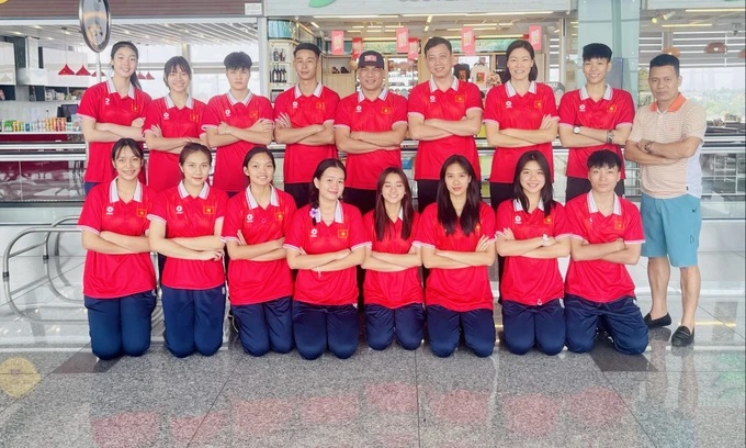 Đội bóng chuyền nữ trẻ U20 Việt Nam lên đường đến Trung Quốc thi đấu. 
