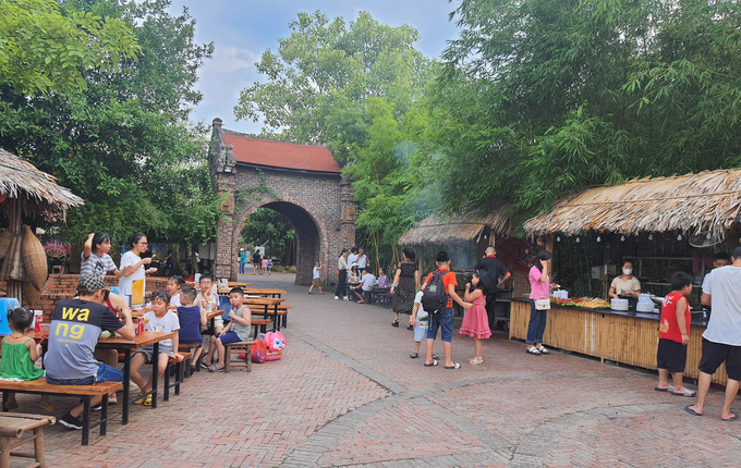 Khu du lịch Quảng Ninh Gate tại thị xã Đông Triều, địa chỉ hấp dẫn với nhiều du khách. Ảnh: Cường Vũ.