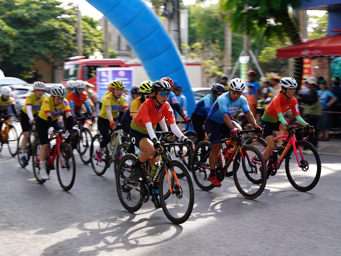 z5587231394645_06592adc4107a17f66ae17fe8b2f4be9-114235_238.jpg Trên 390 VĐV tham gia tranh tài. Ảnh: VD.