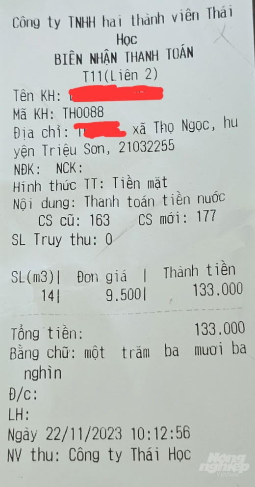 d-153736_881-153736.jpg Thay vì xuất hóa đơn giá trị gia tăng, Công ty TNHH hai thành viên Thái Học chỉ làm biên nhận thanh toán và gửi cho các hộ dân để thu tiền nước. Ảnh: An Nhiên.