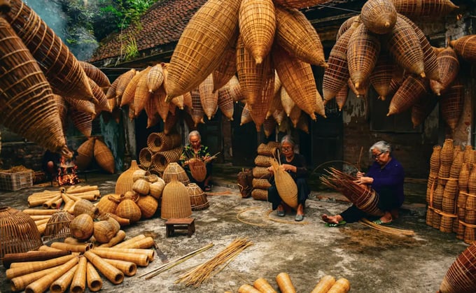 tiep-can-nguon-von-vay-uu-dai-dac-thu-cho-san-xuat-lang-nghe-qua-dau-165028_452.jpg Nhiều doanh nghiệp sản xuất hàng thủ công mỹ nghệ gặp khó khăn về vốn. Ảnh minh họa.
